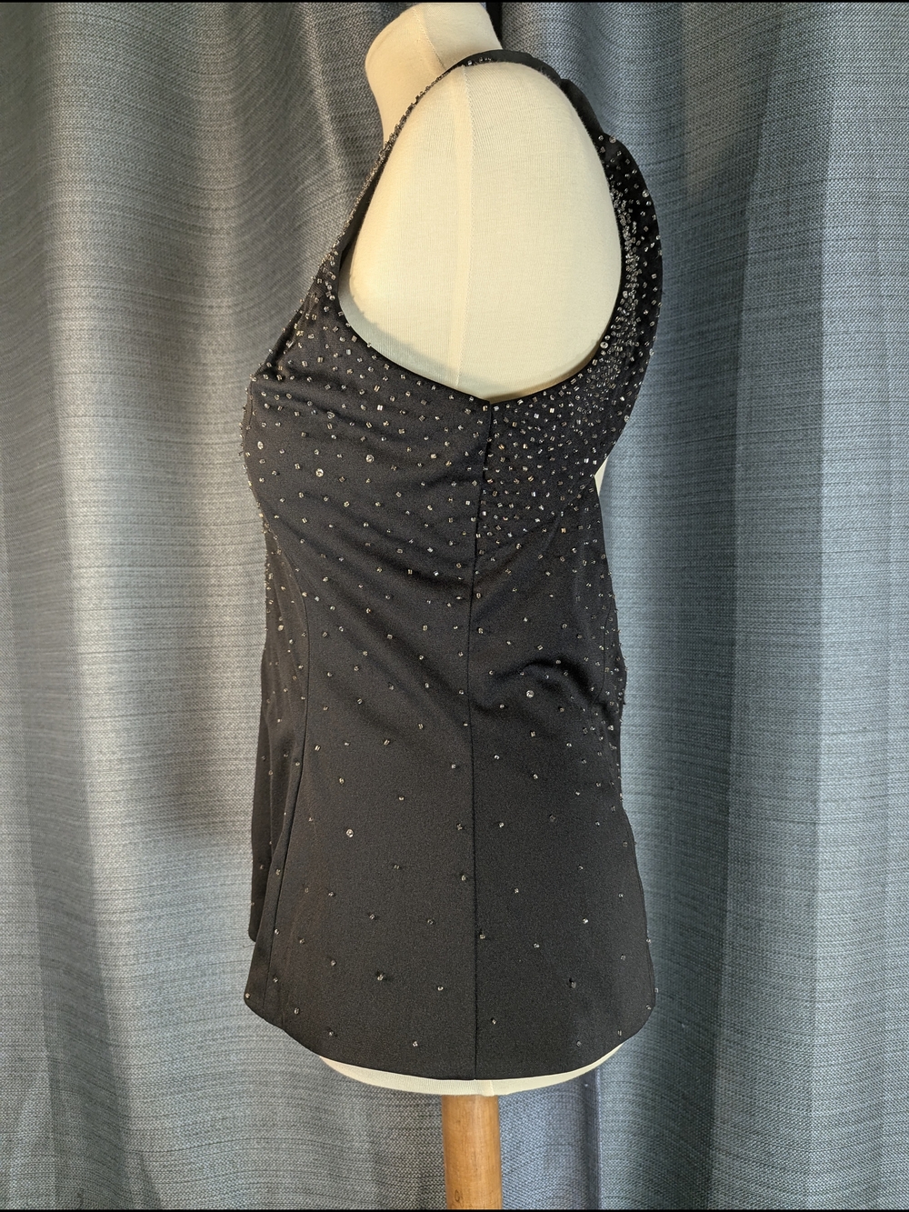 Black Rhinestone Halter Keyhole Top - Picture 4 of 9